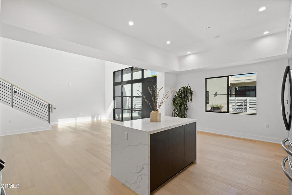 178 S Euclid Avenue 409