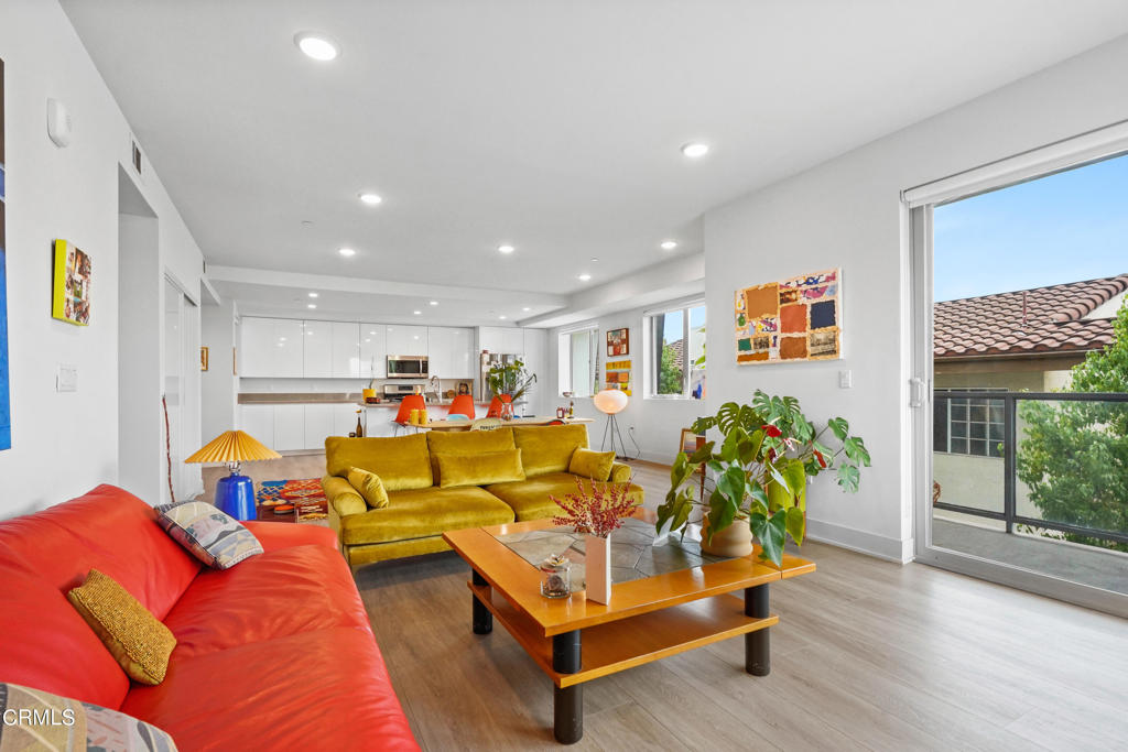 518 E Windsor Road 205
