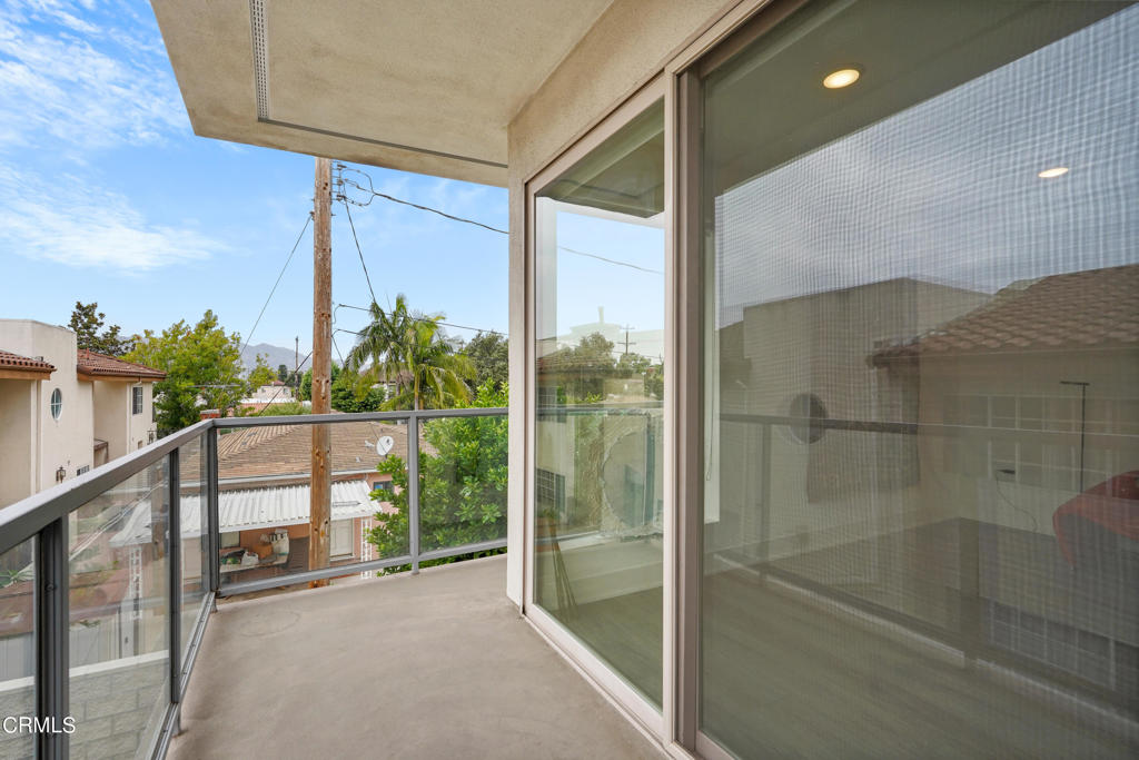 518 E Windsor Road 205