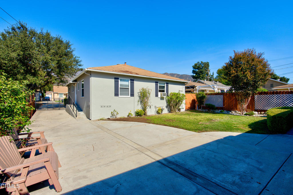 842 Oakdale Avenue