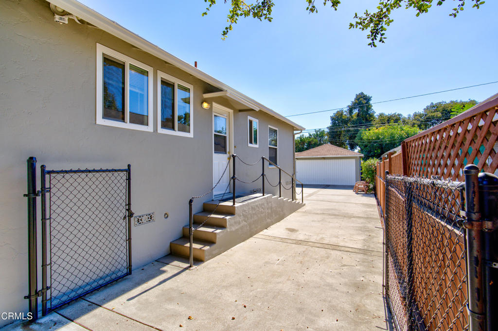 842 Oakdale Avenue