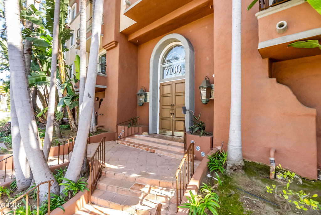 7100 La Tijera Boulevard B102