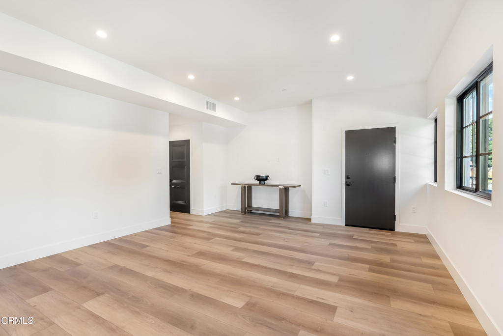 139 S Oak Knoll Avenue 102