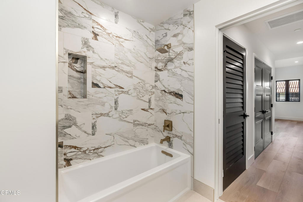 139 S Oak Knoll Avenue 102