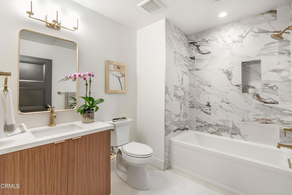 139 S Oak Knoll Avenue 203