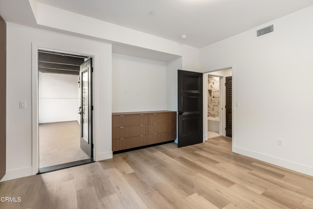 139 S Oak Knoll Avenue 204