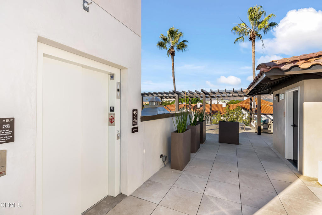 139 S Oak Knoll Avenue 204