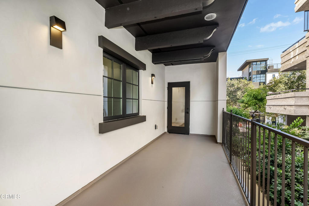 139 S Oak Knoll Avenue 204