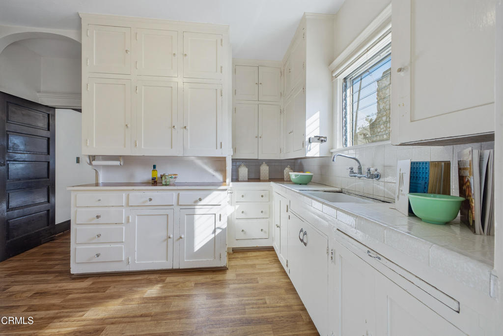 825 N Bushnell Avenue