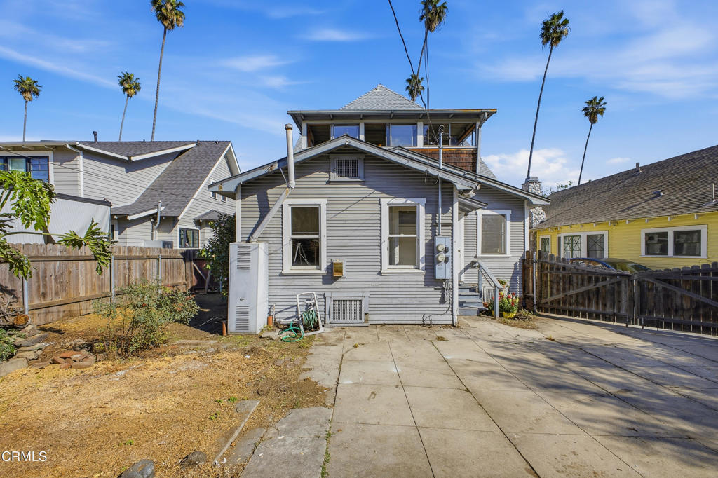 825 N Bushnell Avenue