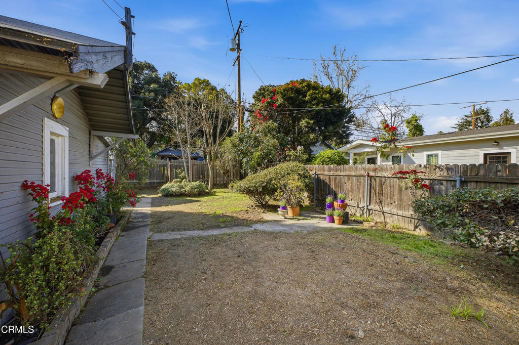 825 N Bushnell Avenue