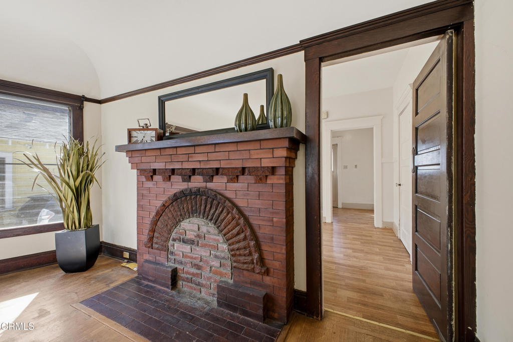 825 N Bushnell Avenue