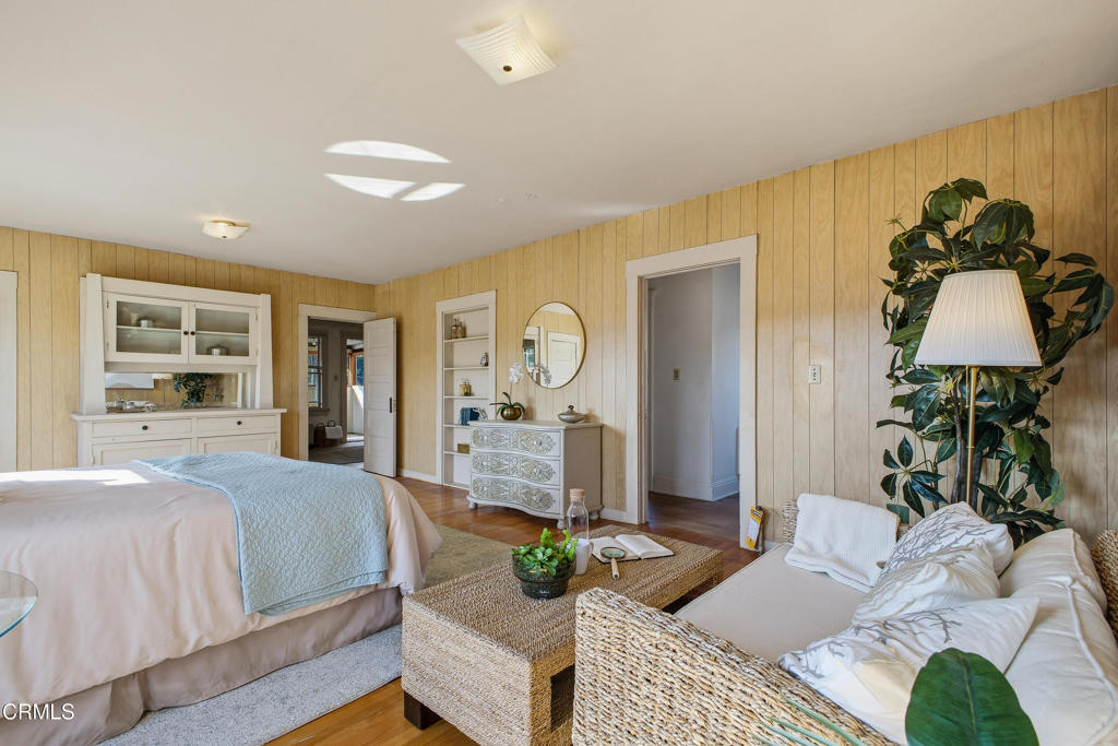 825 N Bushnell Avenue