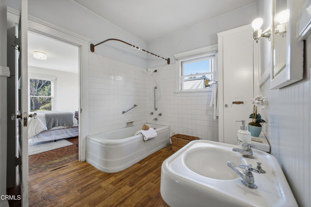 825 N Bushnell Avenue