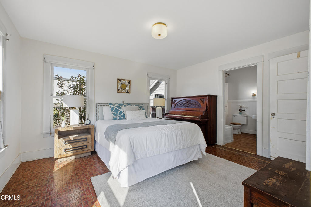 825 N Bushnell Avenue