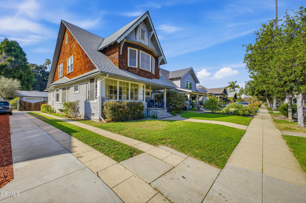 825 N Bushnell Avenue