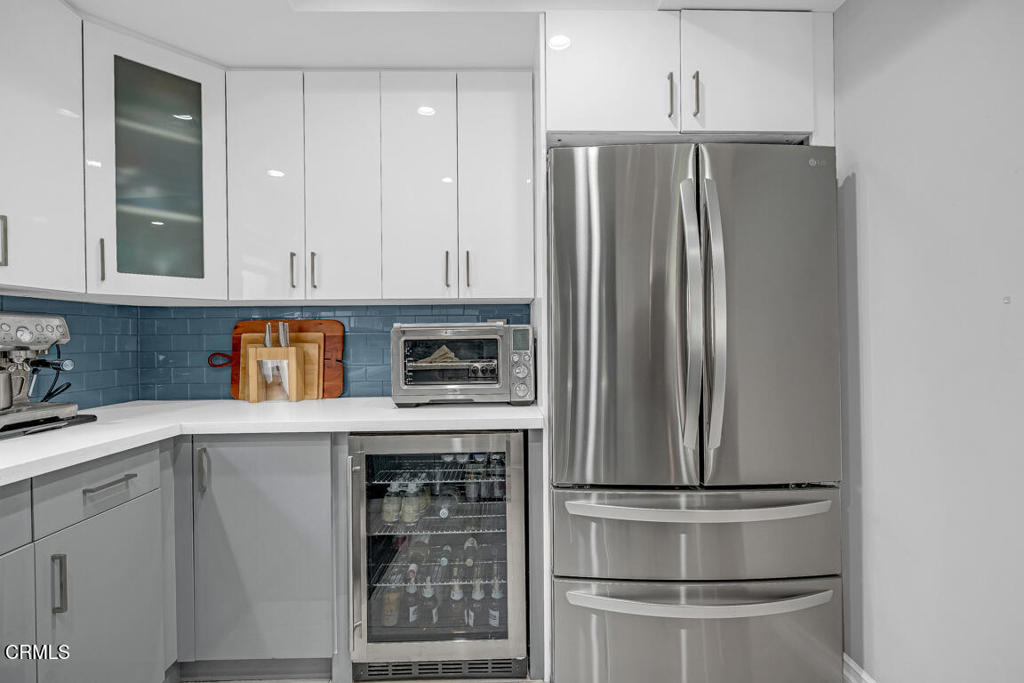 6301 Honolulu Avenue 47