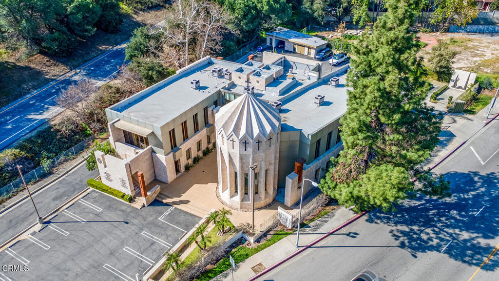 6301 Honolulu Avenue 47