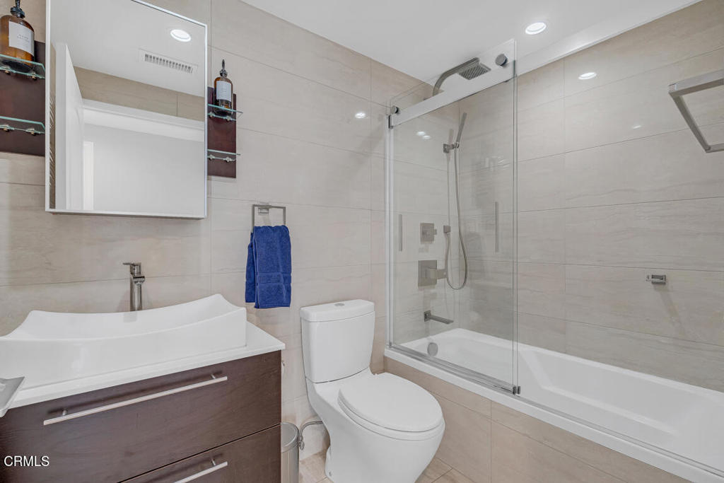 6301 Honolulu Avenue 47