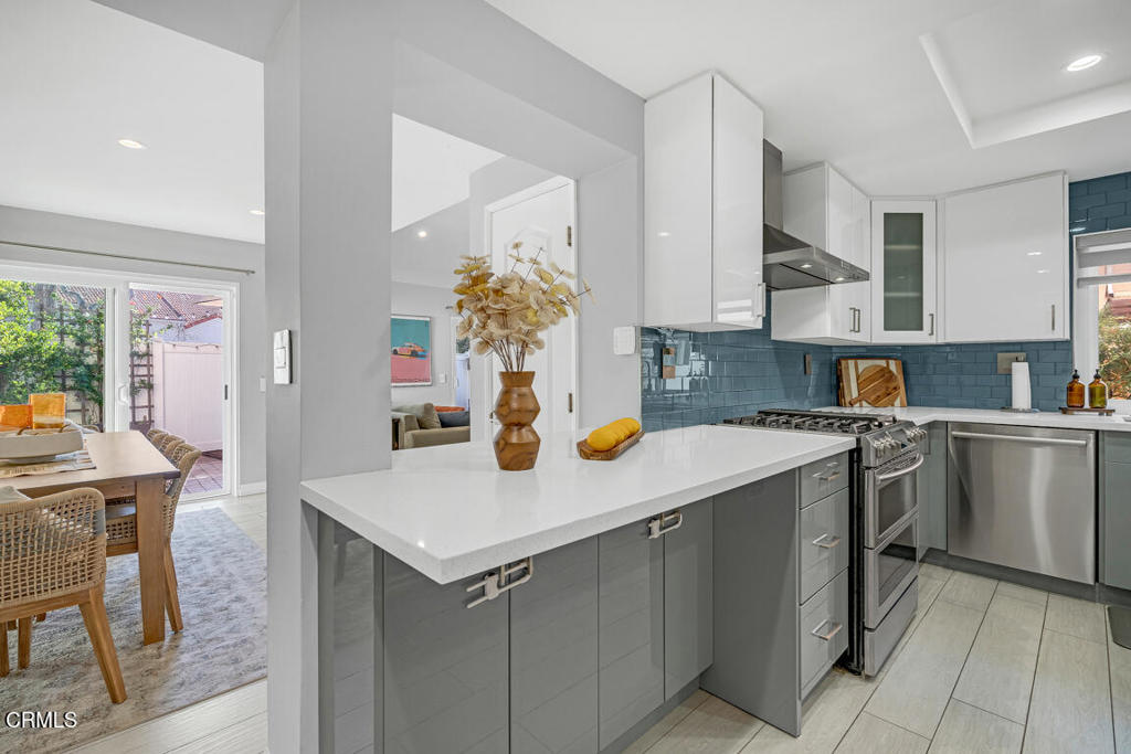 6301 Honolulu Avenue 47