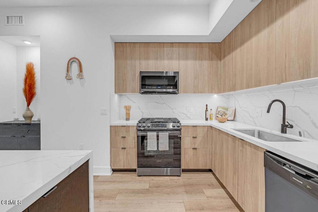 178 S Euclid Avenue 310