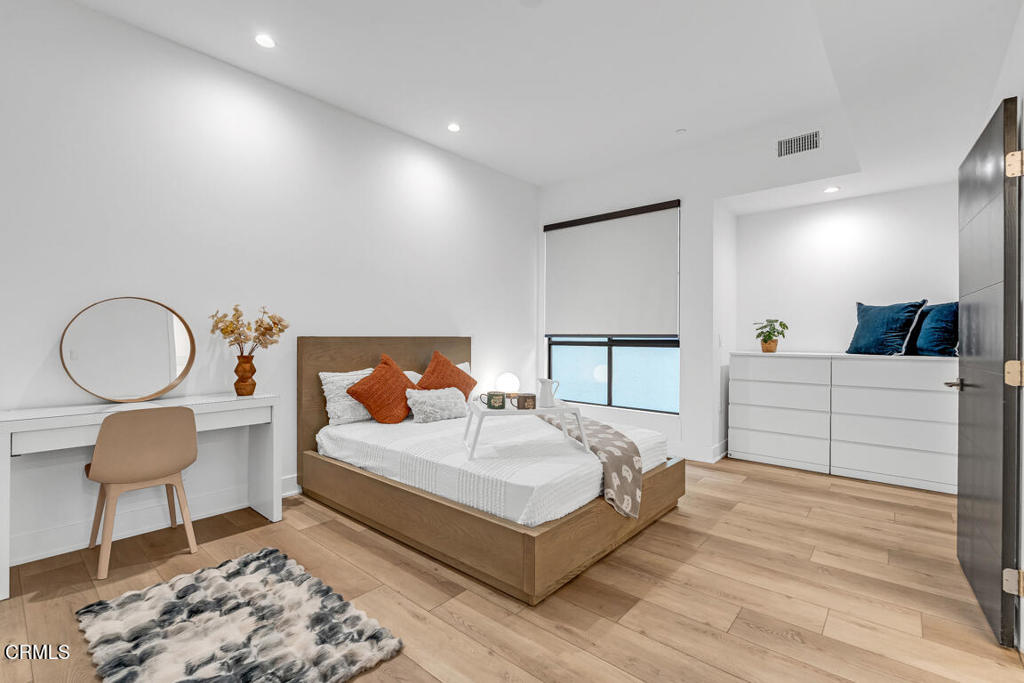 178 S Euclid Avenue 310