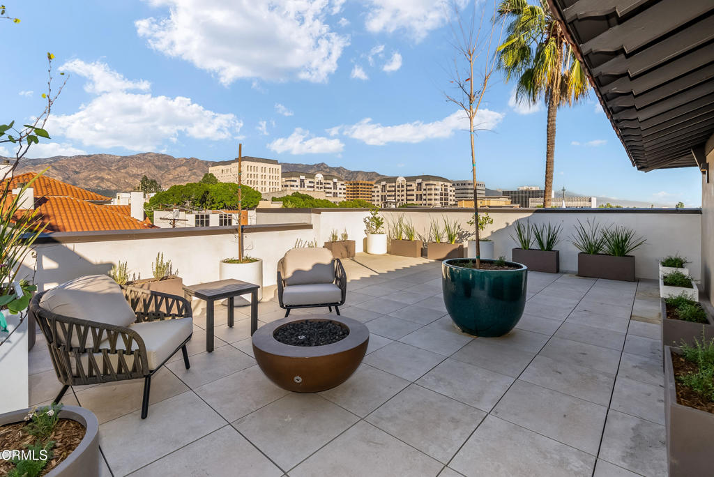 139 S Oak Knoll Avenue 302