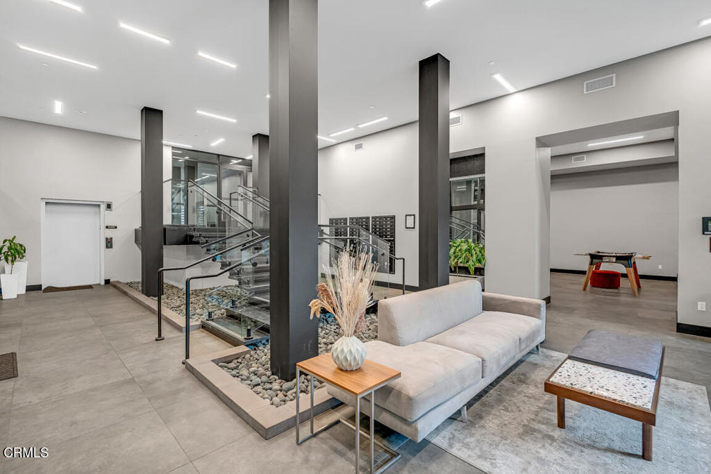 178 S Euclid Avenue 412