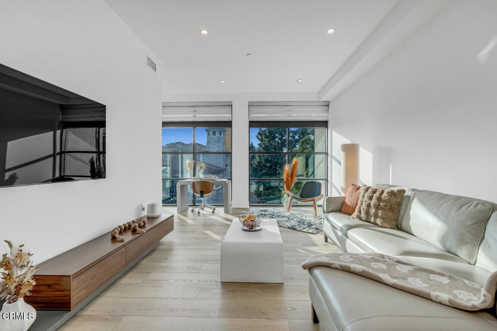 178 S Euclid Avenue 412