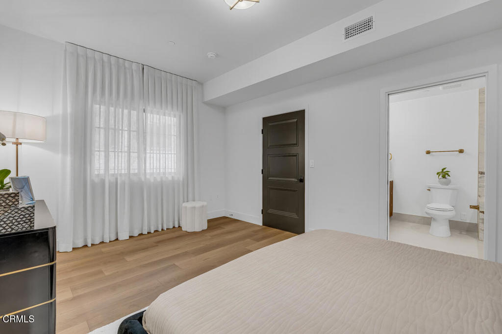 139 S Oak Knoll Avenue 303