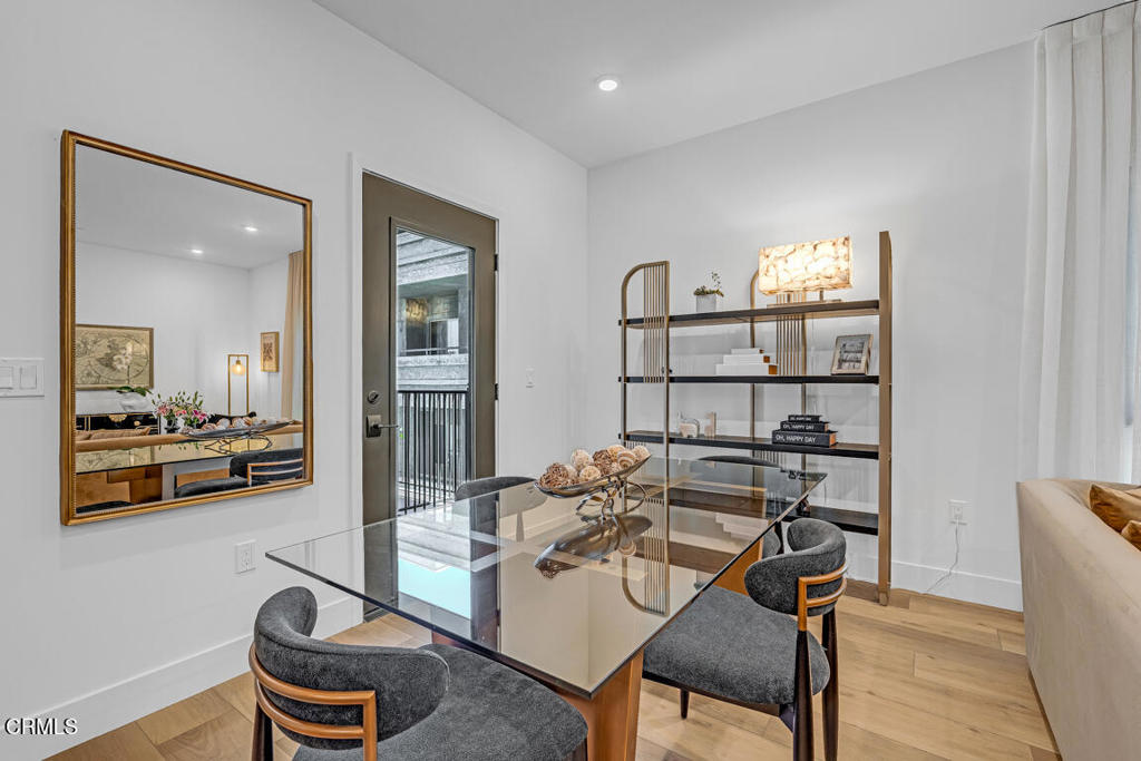139 S Oak Knoll Avenue 303