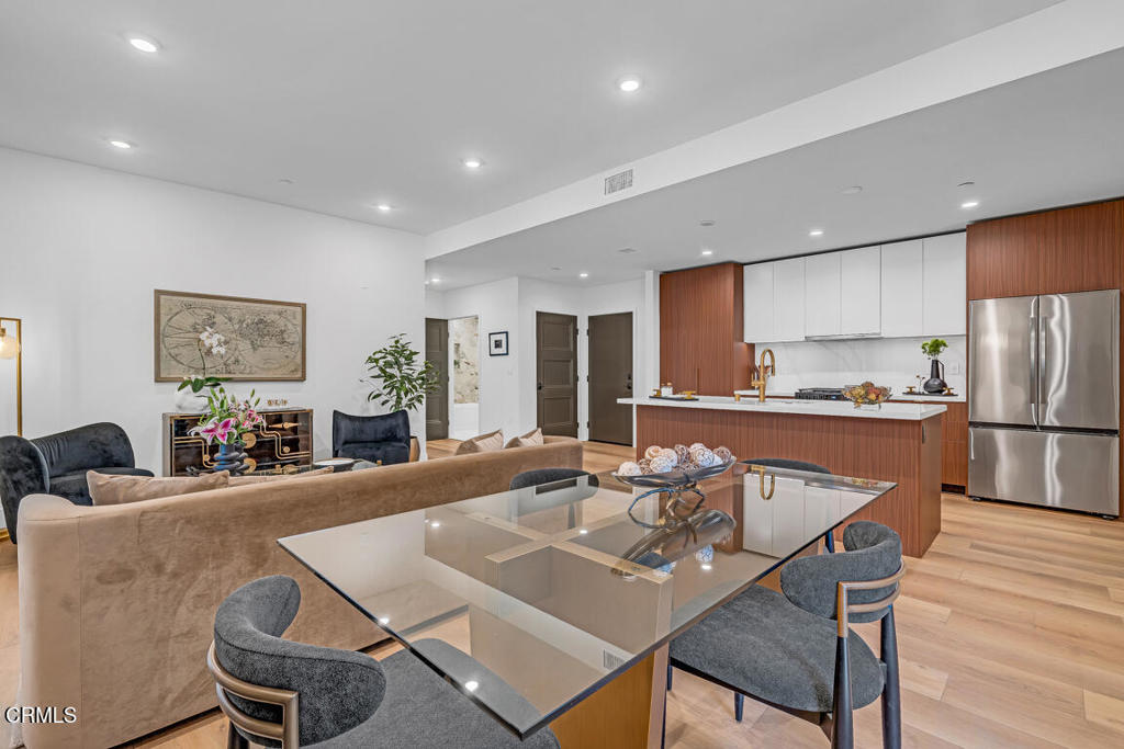 139 S Oak Knoll Avenue 303