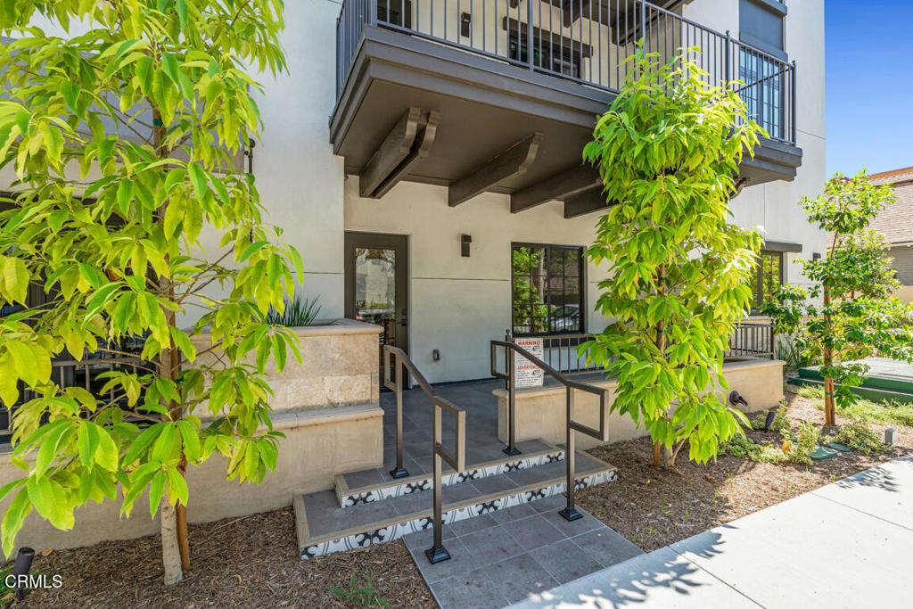 139 S Oak Knoll Avenue 101