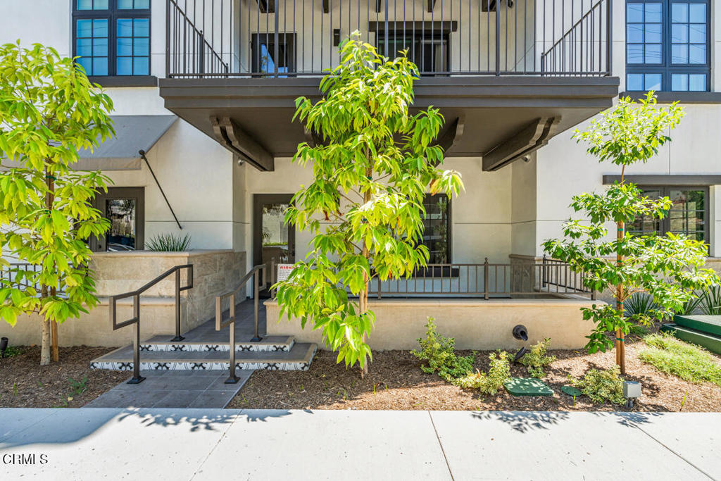 139 S Oak Knoll Avenue 101