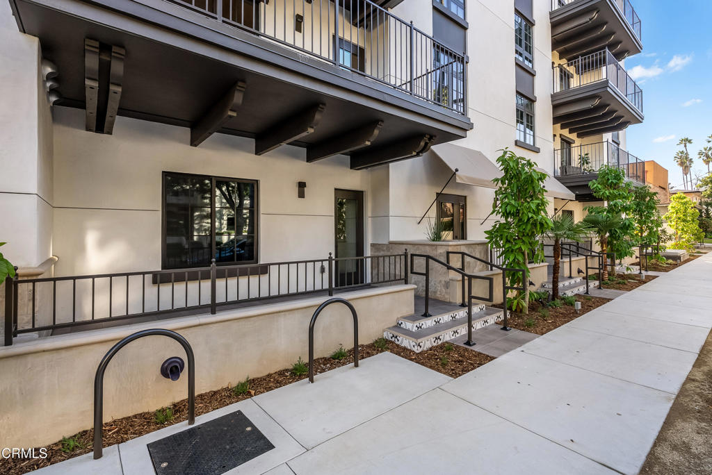 139 S Oak Knoll Avenue 101