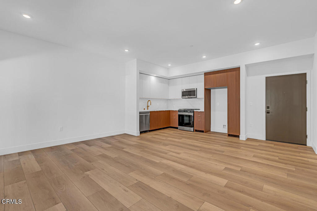 139 S Oak Knoll Avenue 101