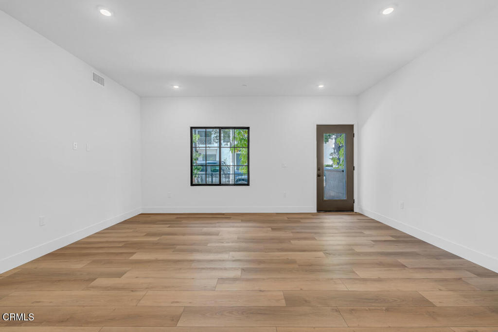 139 S Oak Knoll Avenue 101