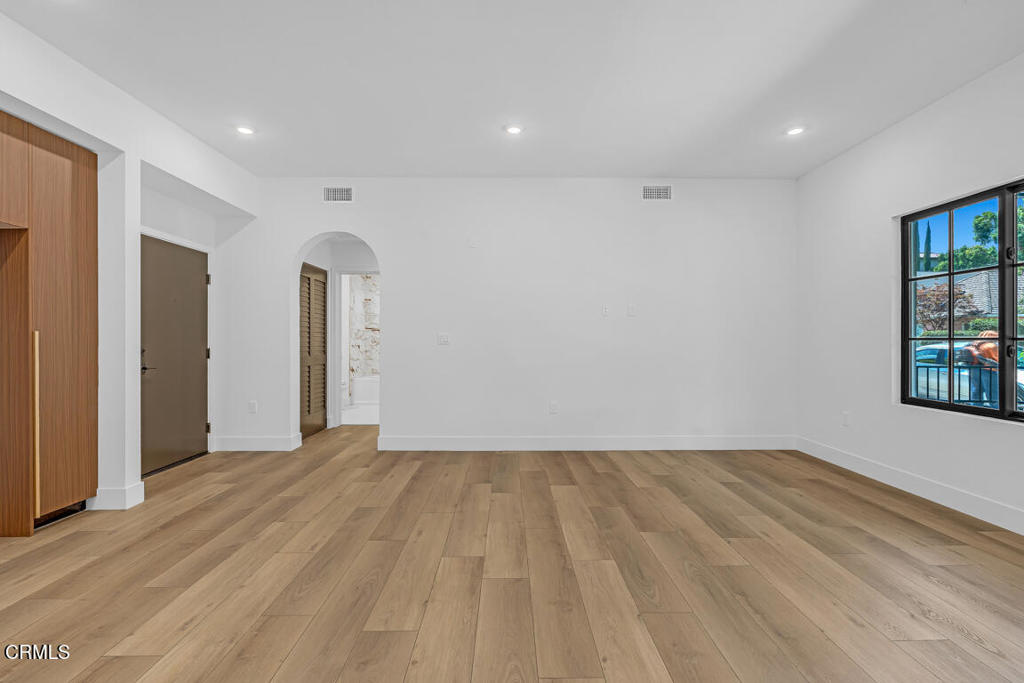 139 S Oak Knoll Avenue 101