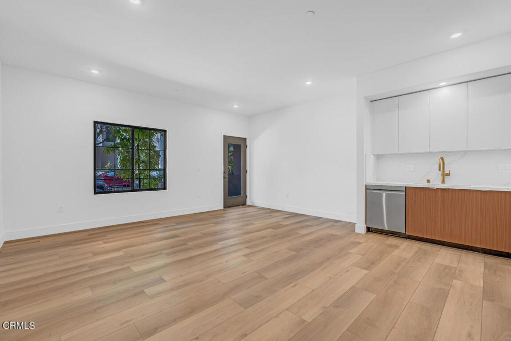 139 S Oak Knoll Avenue 101