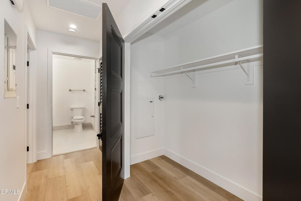 139 S Oak Knoll Avenue 304