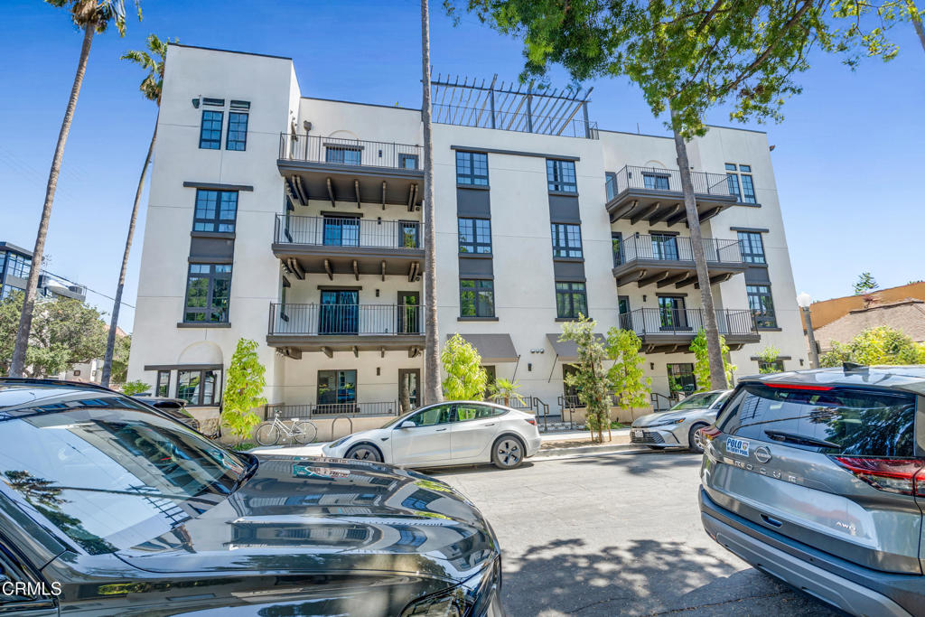 139 S Oak Knoll Avenue 403