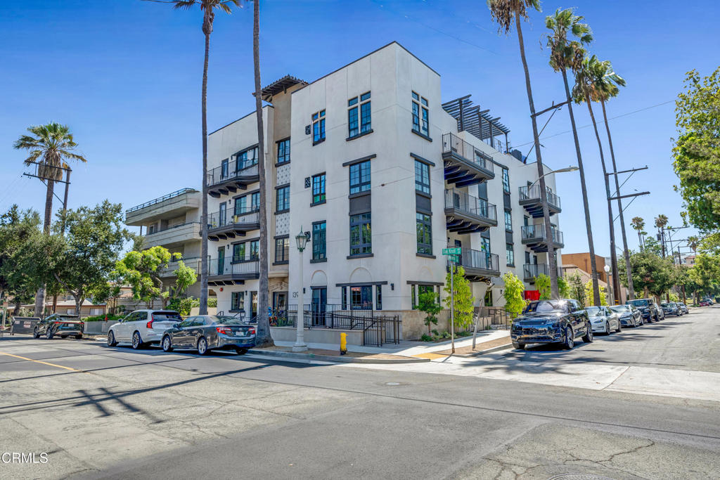 139 S Oak Knoll Avenue 403