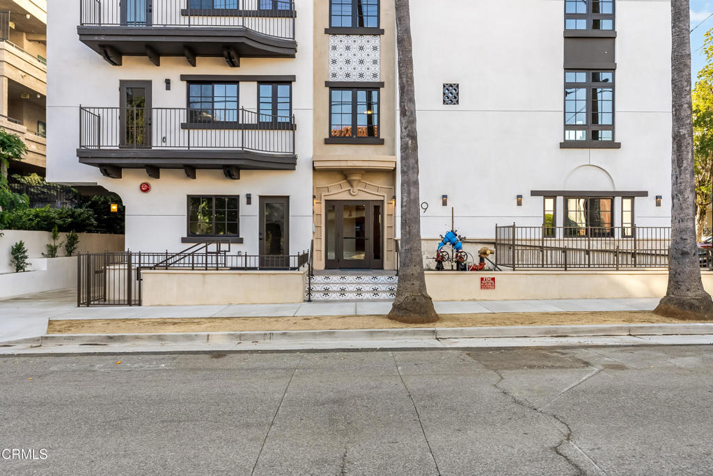 139 S Oak Knoll Avenue 102