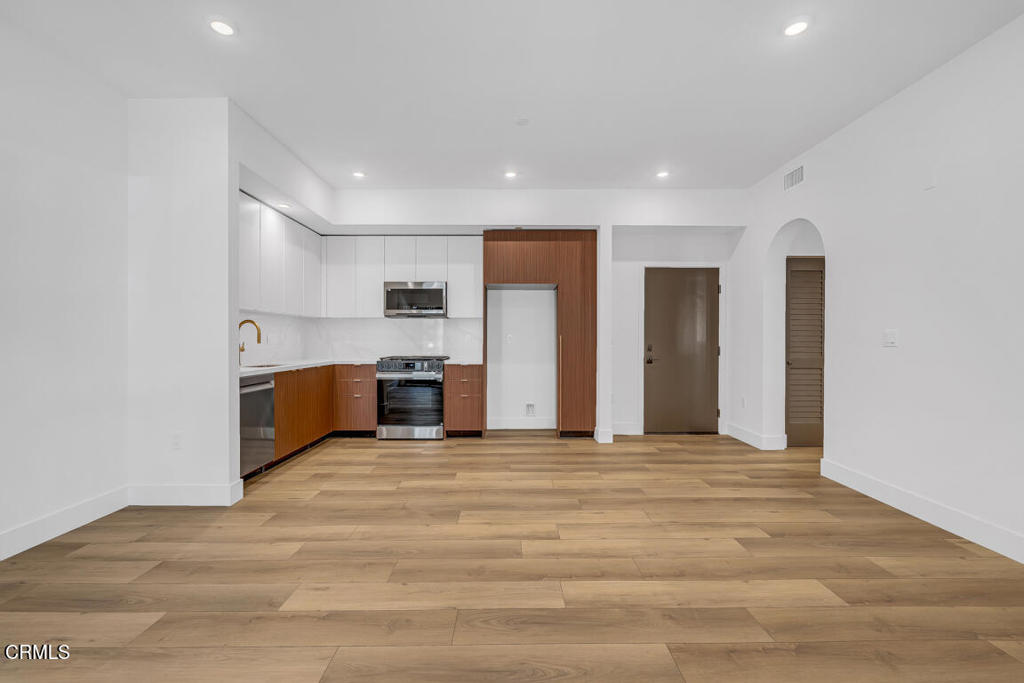 139 S Oak Knoll Avenue 103