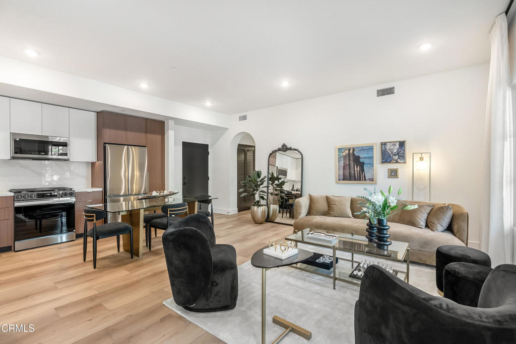 139 S Oak Knoll Avenue 301