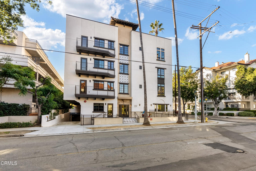139 S Oak Knoll Avenue 301