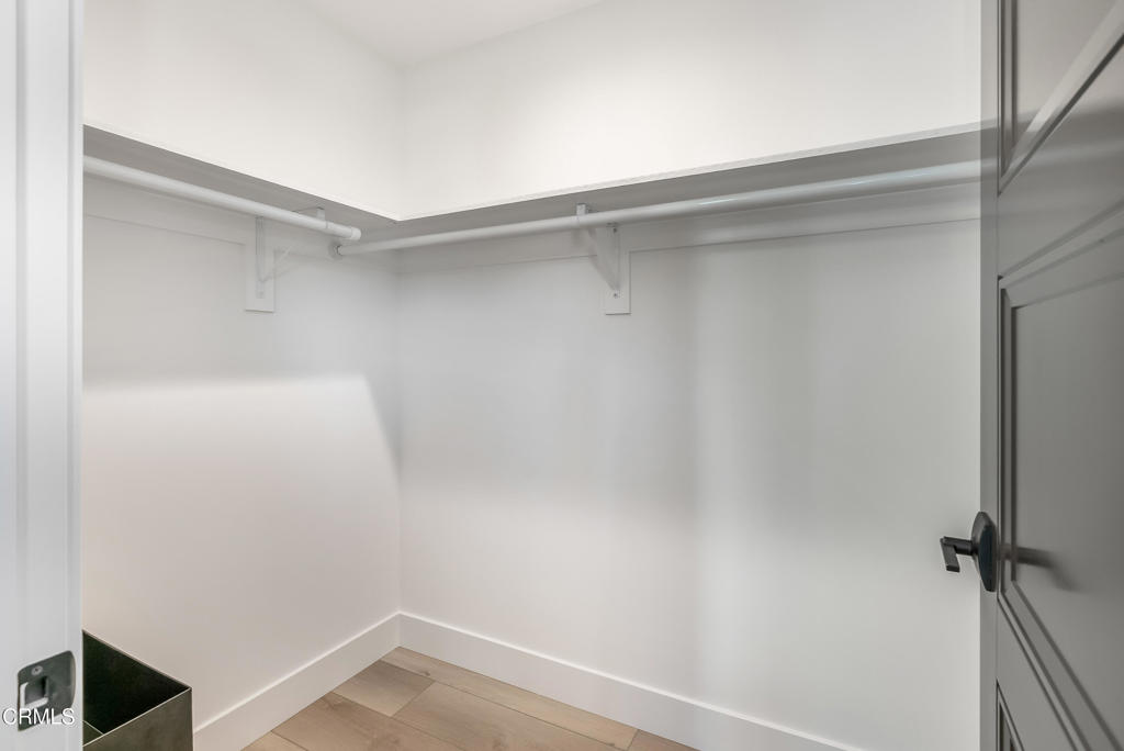 139 S Oak Knoll Avenue 301