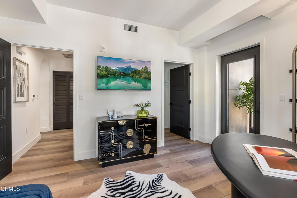 139 S Oak Knoll Avenue 301