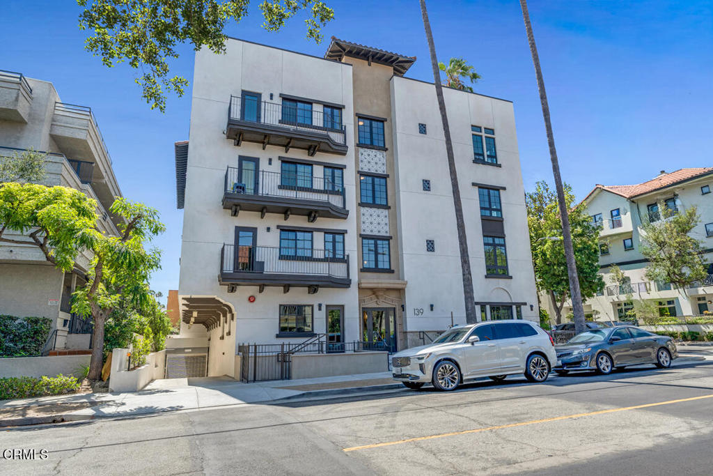 139 S Oak Knoll Avenue 402