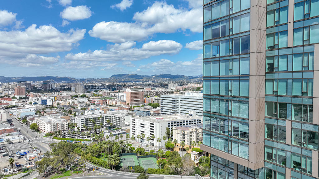 889 Francisco Street 802